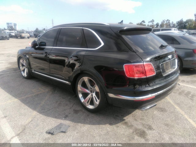 2018 Bentley Bentayga, VIN: SJAAC2ZV4JC017200