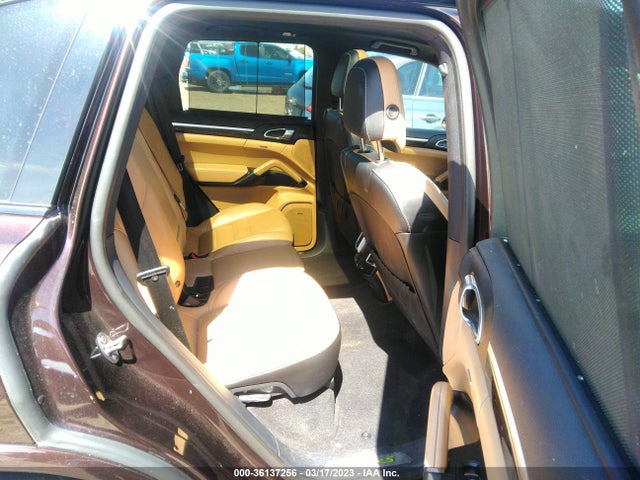 2018 Porsche Cayenne, VIN: WP1AE2A29JLA70497