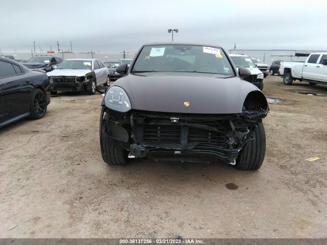 2018 Porsche Cayenne, VIN: WP1AE2A29JLA70497