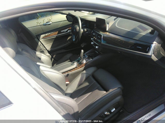 WBAJA9C55KB253798 BMW 5 Series 530e Iperformance