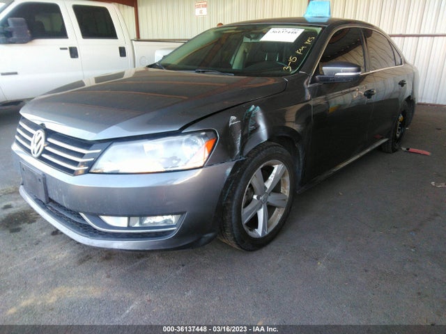 Volkswagen Passat 1.8t Limited Edition 2015 1VWAT7A38FC097790 Image 2