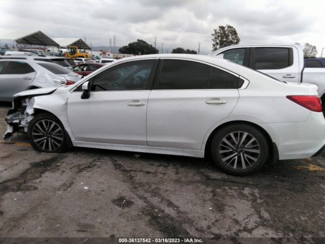 4S3BNAC61J3041365 Subaru Legacy Premium