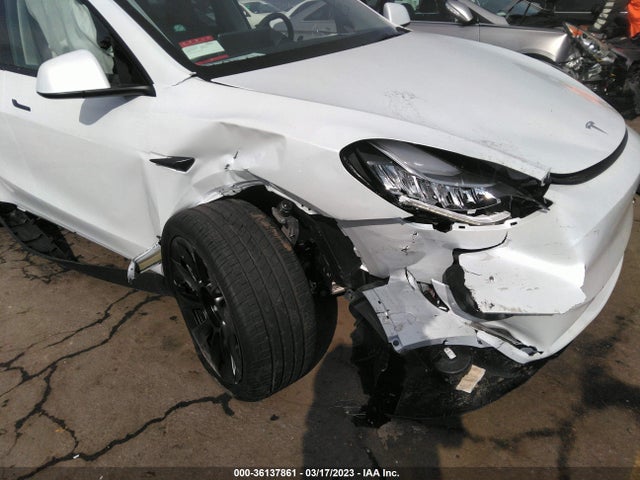 Tesla Model Y Long Range 2023 7SAYGDEE5PA076240 Image 7