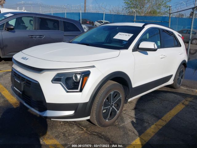 KNDCR3LE0P5062202 KIA NIRO EX