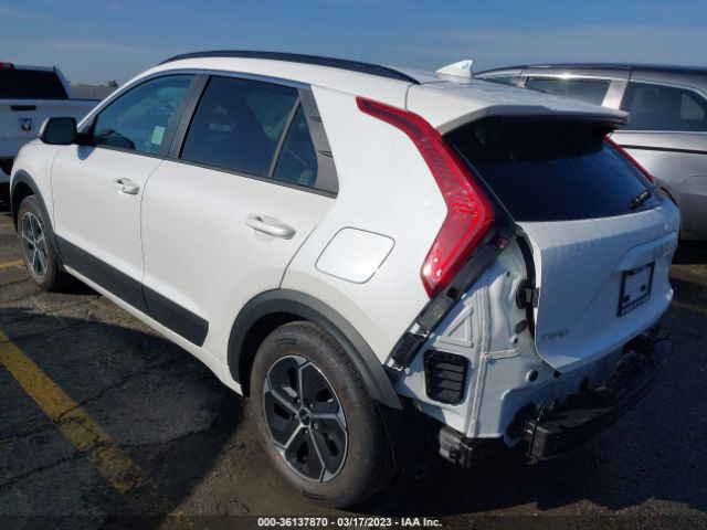 KNDCR3LE0P5062202 KIA NIRO EX