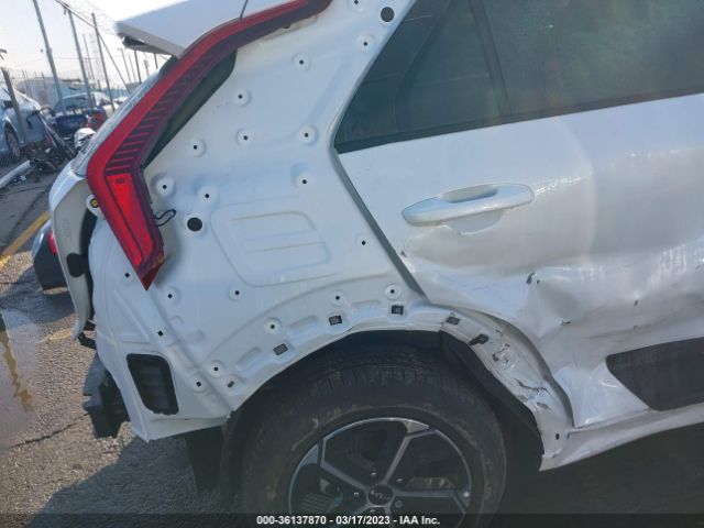 KNDCR3LE0P5062202 KIA NIRO EX