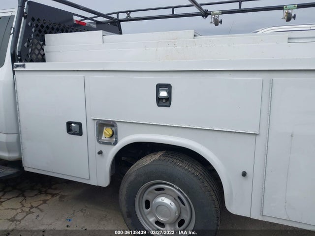 2022 Ford F-350, VIN: 1FDBF3A60NED18184
