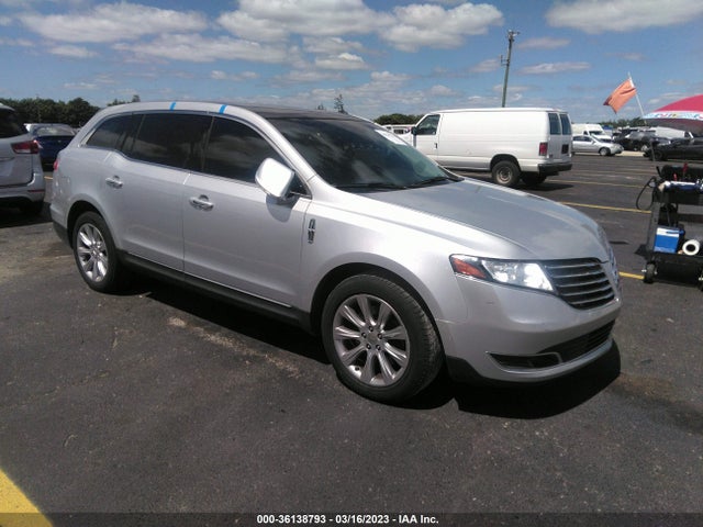 2018 Lincoln MKT, VIN: 2LMHJ5FK8JBL00200