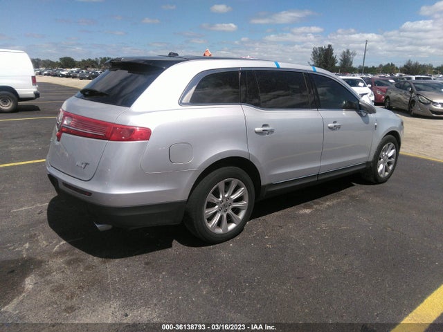2018 Lincoln MKT, VIN: 2LMHJ5FK8JBL00200