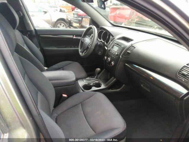 5XYKT3A19BG126721 KIA SORENTO LX