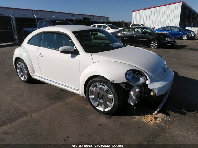 2012 VOLKSWAGEN BEETLE 2.5L W/SOUND/NAV PZEV VIN: 3VWJP7AT5CM658574