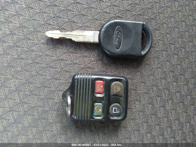 2007 FORD FOCUS S/SE/SES VIN: 1FAFP37N47W295772