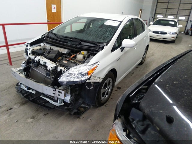 Toyota Prius Four 2015 JTDKN3DU8F0415245 Image 2