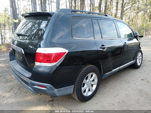 2011 TOYOTA HIGHLANDER BASE/SE VIN: 5TDZK3EH2BS035141