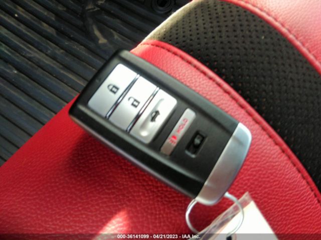 19UDE2F82NA007577 Acura Ilx Package