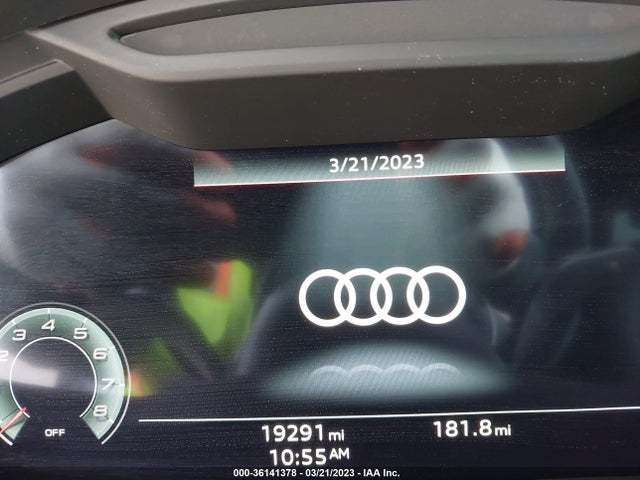 WA1EVAF14MD015753 Audi Q8 Premium Plus