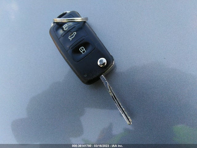 3VWD07AJ5EM381895 Volkswagen Jetta Sedan Se W/connectivity