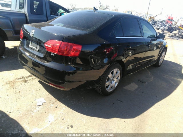 3VWD07AJ5EM381895 Volkswagen Jetta Sedan Se W/connectivity