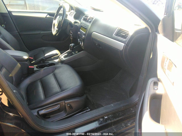 3VWD07AJ5EM381895 Volkswagen Jetta Sedan Se W/connectivity