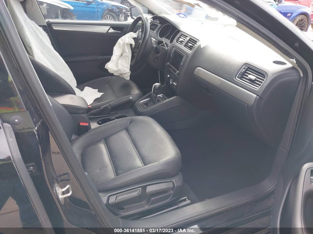 3VWD67AJ5GM375466 Volkswagen Jetta Sedan 1.4t Se W/connectivity