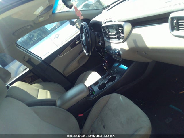 2016 KIA SORENTO LX VIN: 5XYPGDA31GG048007
