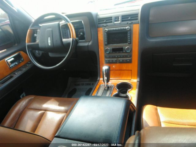 5LMJJ2H56EEL01940 Lincoln Navigator