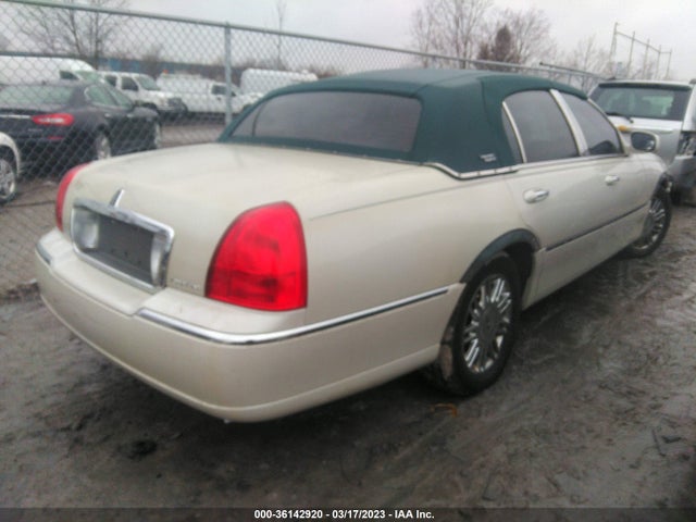 2006 LINCOLN TOWN CAR SIGNATURE LIMITED VIN: 1LNHM82V46Y609855