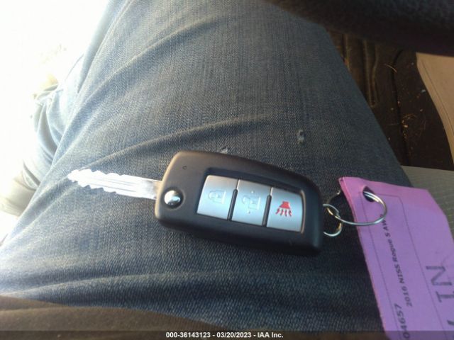 JN8AT2MV4GW151352 Nissan ROGUE S