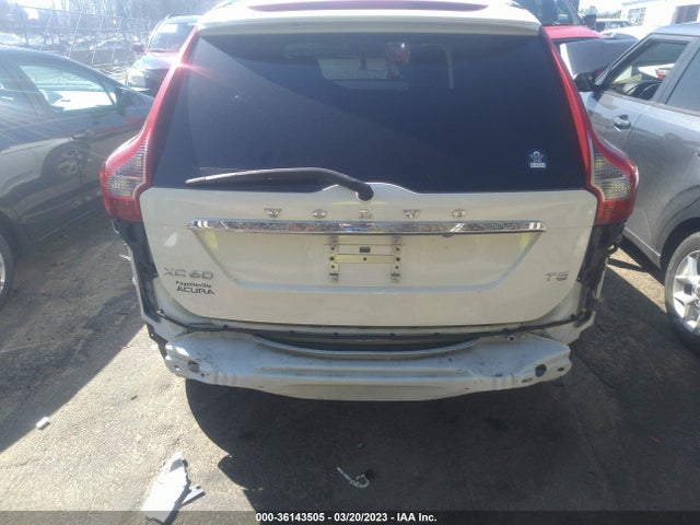 2017 VOLVO XC60 INSCRIPTION VIN: YV440MDU8H2015476