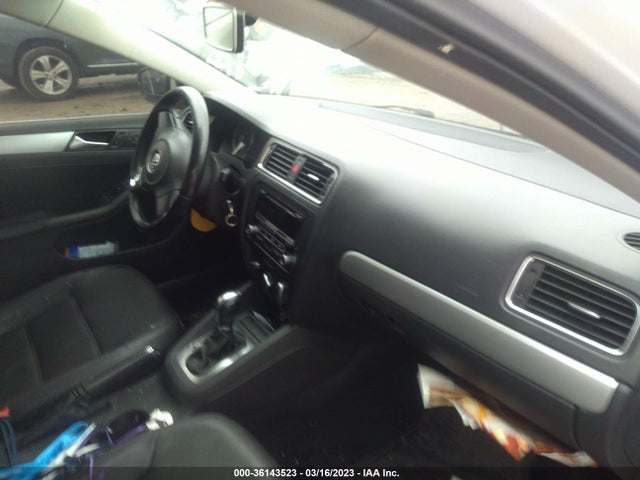 2013 VOLKSWAGEN JETTA SEDAN SE VIN: 3VWDP7AJXDM216628