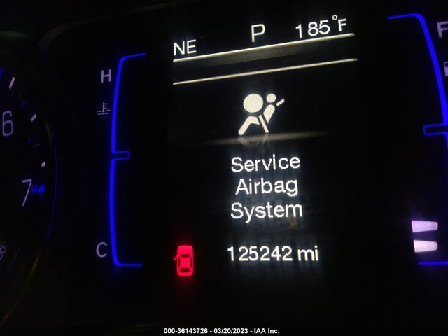 1C3CCCABXFN703921 Chrysler 200 Limited