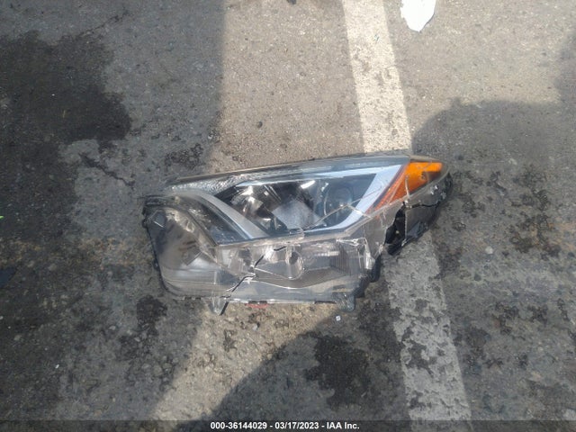 Toyota RAV4 LE 2017 JTMZFREV1HJ108339 Image 4