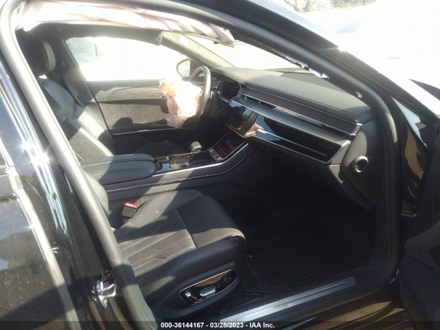 2021 Audi A8, VIN: WAU8EAF82MN011207