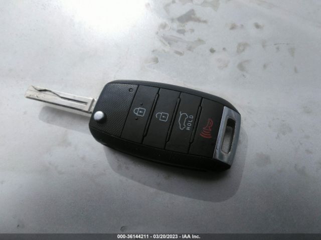 5XYKTDA77FG551144 KIA SORENTO LX