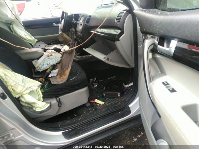 5XYKTDA77FG551144 KIA SORENTO LX
