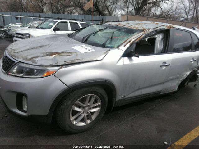 5XYKTDA77FG551144 KIA SORENTO LX