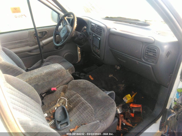 2001 CHEVROLET S-10 LS VIN: 1GCCS19WX18124803