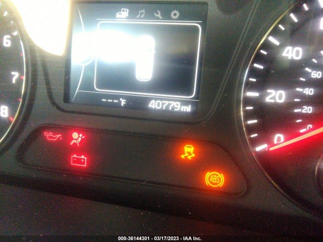 KIA SORENTO LX 2018 5XYPG4A34JG430538 Image 8