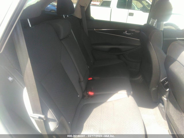 KIA SORENTO LX 2018 5XYPG4A34JG430538 Image 9