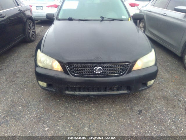 2002 LEXUS IS 300 VIN: JTHBD192820055384