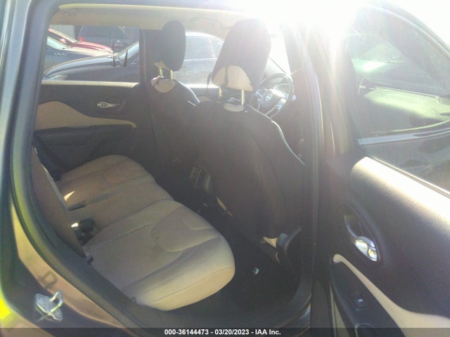 1C4PJMCB9FW605737 Jeep Cherokee Latitude