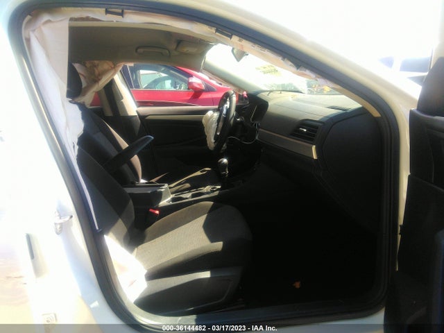 3VWN57BU7KM095220 Volkswagen JETTA S
