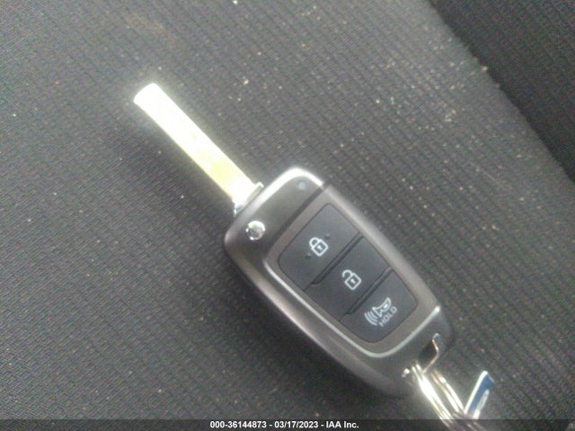 2022 HYUNDAI VENUE SEL VIN: KMHRC8A38NU200013