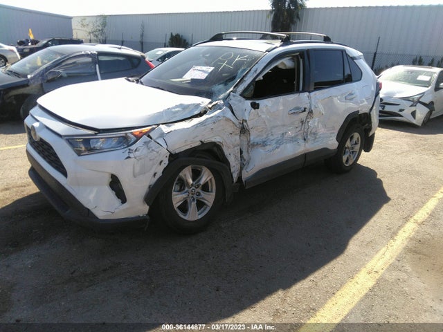 Toyota Rav4 Xle 2019 JTMP1RFVXKJ020370 Image 2