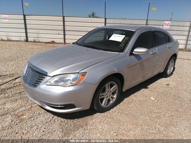 Chrysler 200 Touring 2012 1C3CCBBG7CN131416 Image 2