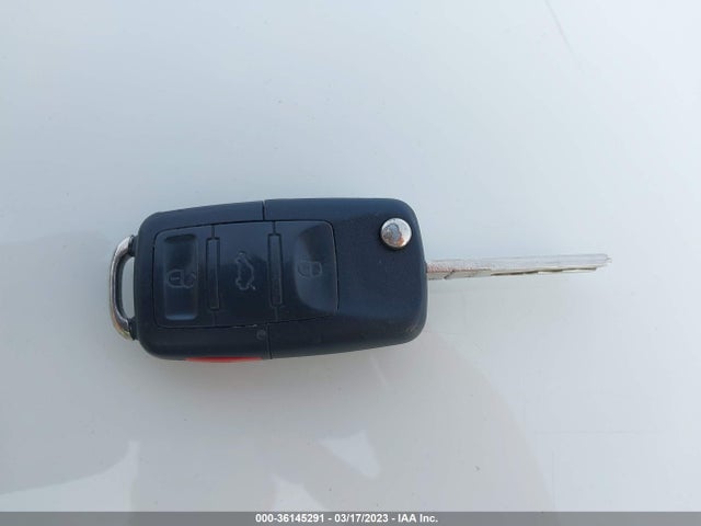 2004 VOLKSWAGEN NEW BEETLE CONVERTIBLE GLS VIN: 3VWCM21Y74M309806