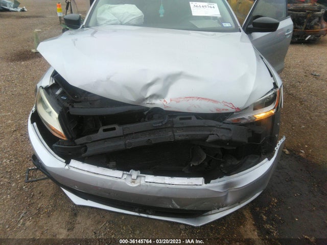 3VW1K7AJ5EM402872 Volkswagen Jetta Sedan S