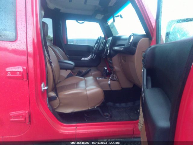 1C4HJWEG7CL153616 Jeep Wrangler Unlimited Sahara
