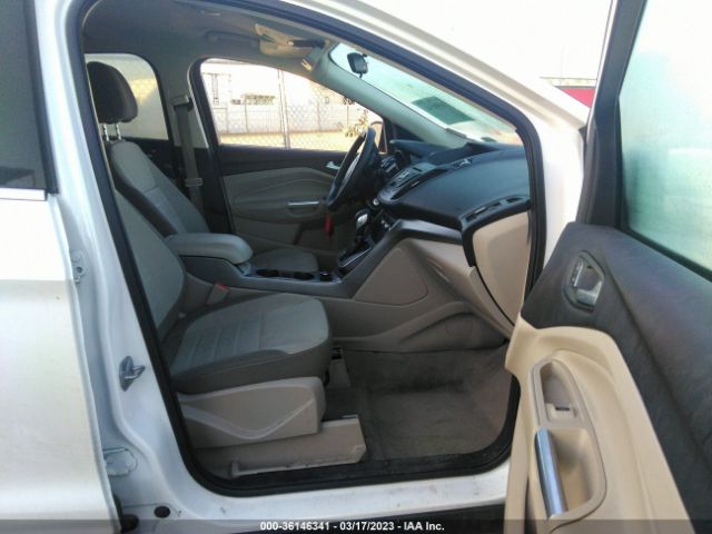 1FMCU0GX1EUA22380 Ford ESCAPE SE