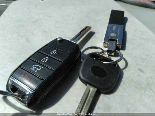 KNDPMCAC2J7455700 KIA Sportage Lx